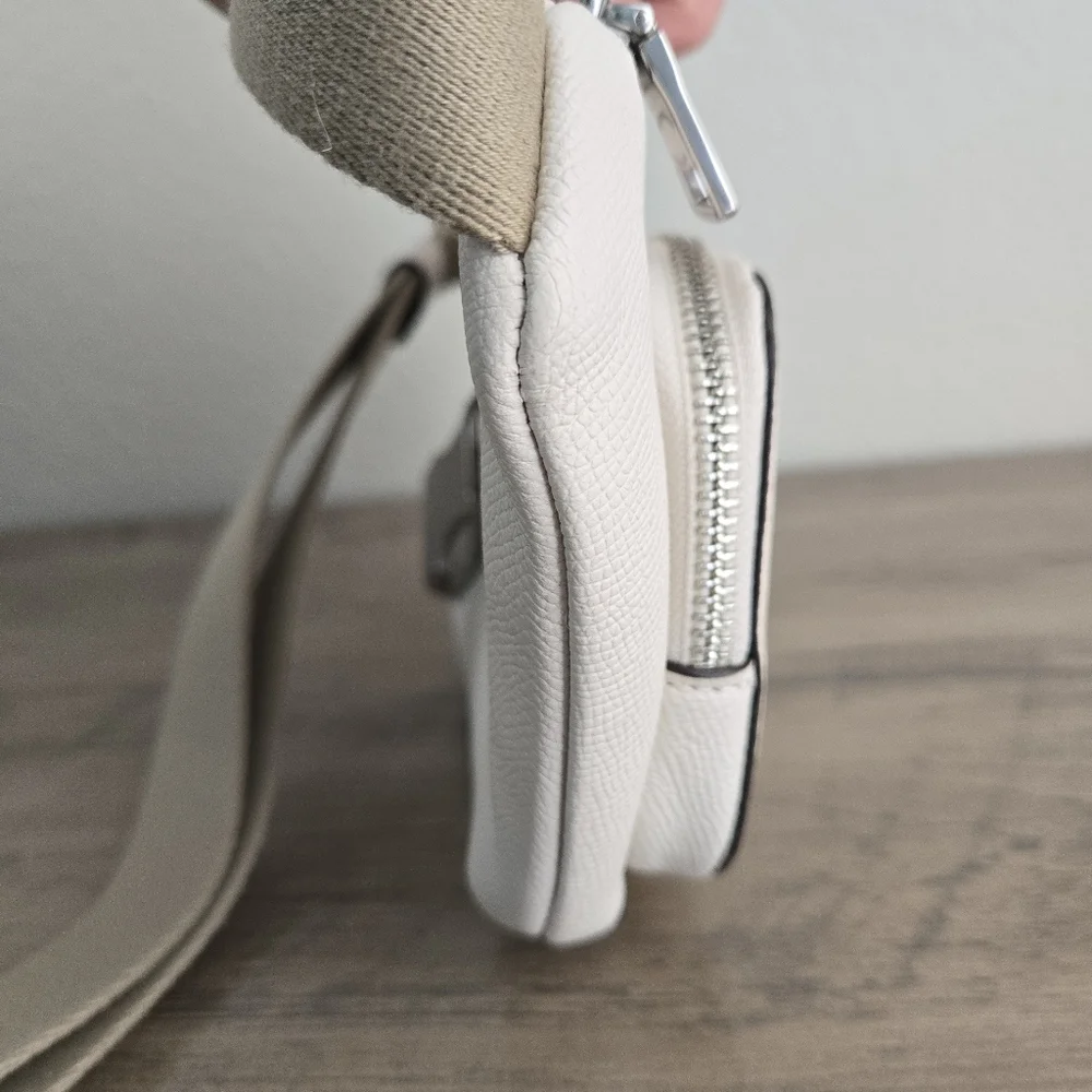 COACH Belt Bag in Crossgrain Leather Chalk - Picture 14 of 14